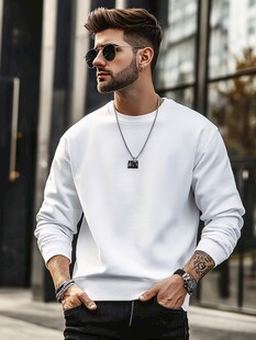 时尚型男街头白色卫衣穿搭