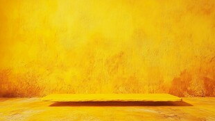 金黄背景中的简约展示台