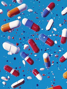 缤纷多彩的各式药丸散落