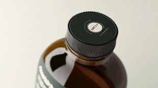 棕色药瓶瓶盖特写