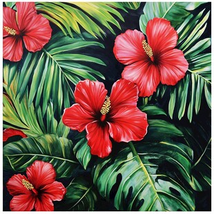 艳丽扶桑与翠绿棕榈叶