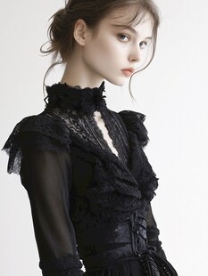 优雅黑裙女性时尚写真