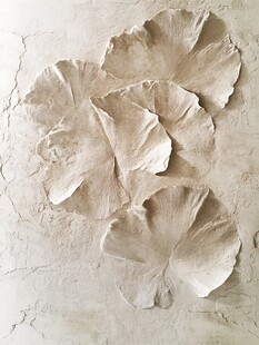 立体银杏叶墙面装饰艺术