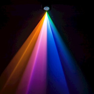 多彩舞台射灯射出绚丽光束