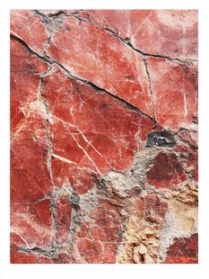 红色裂纹岩石纹理特写