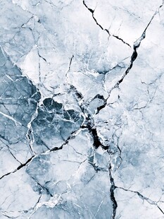 冰裂纹理的冷冽质感画面