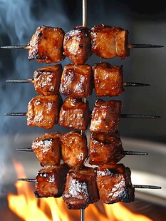 炭火上的美味烤肉串