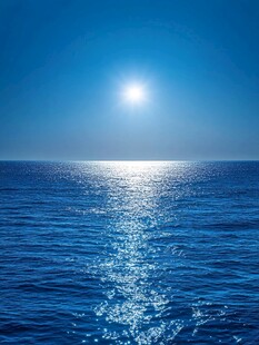 海上阳光洒 波光粼粼景