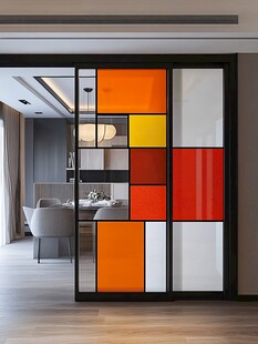 彩色玻璃隔断打造时尚空间