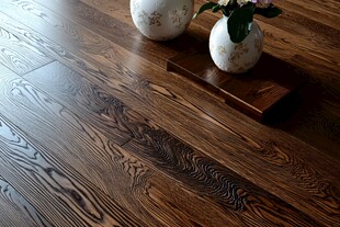 复古实木地板上的雅致摆件