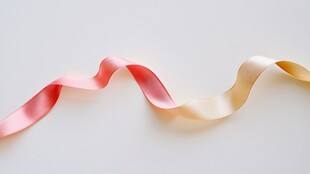 双色丝带优雅蜿蜒