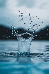 水滴飞溅的美妙瞬间