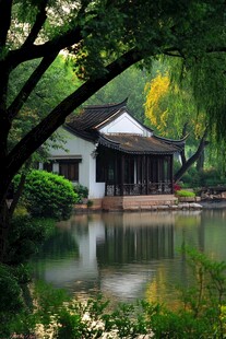 湖畔中式古亭 清幽景致