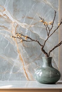 中式花瓶配枯枝花朵摆件