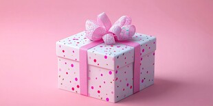 粉色波点精美礼品盒