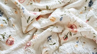 花卉图案的柔软棉质床品