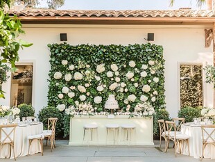 浪漫绿植墙婚礼布置场景