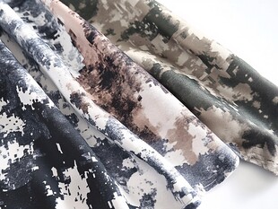 多款迷彩布料展示