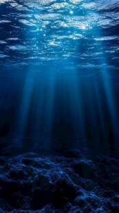 海底阳光洒落梦幻景象
