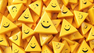 笑脸三角摆件 色彩明快