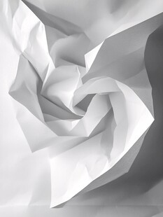 褶皱白纸的独特纹理