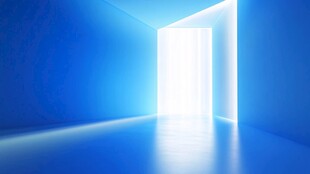 蓝色空间中的光明入口