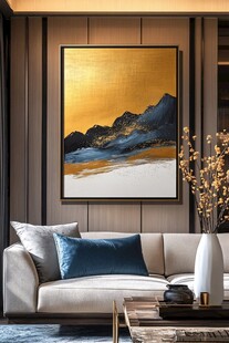 客厅中的山水艺术挂画