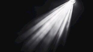 舞台聚光灯效果特写