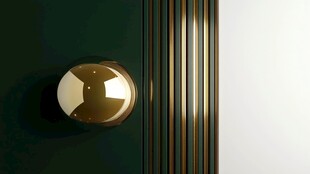 绿色墙面的金色装饰灯具