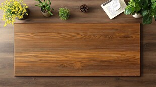 木质桌面与绿植的清新组合