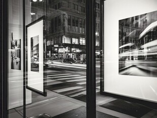 都市橱窗中的光影街景