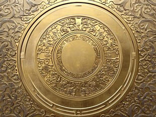 金色浮雕圆盘精致装饰图案