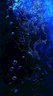 梦幻蓝色水下气泡景象