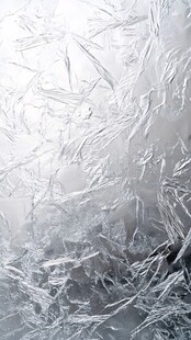 冬日窗上的精美冰花纹理
