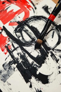 毛笔绘就的抽象墨色艺术