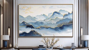 中式客厅中的山水艺术挂画