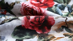 花卉印花布料 尽显浪漫风情