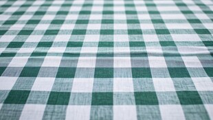 绿白格子桌布纹理特写