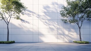 简约白墙旁的绿树景观