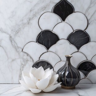 黑白瓷砖前的花瓶与莲花