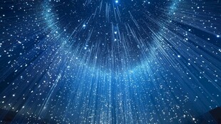 梦幻星空流星雨绚烂景象