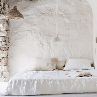 简约白色系温馨卧室场景