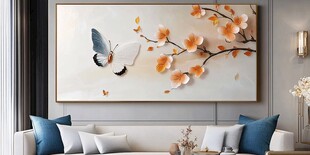 中式客厅的蝶花艺术挂画