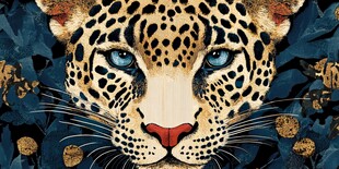 蓝眼花豹的野性魅力