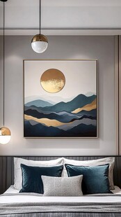 现代卧室中的山水装饰画