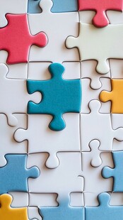 多彩拼图 一块待归位的碎片