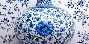 青花缠枝花卉纹瓷瓶