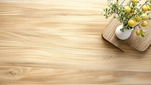 木质桌面的清新花瓶摆件