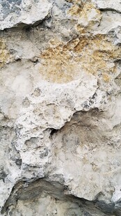 粗糙斑驳的岩石纹理