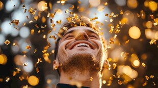 欢庆时刻的灿烂笑容